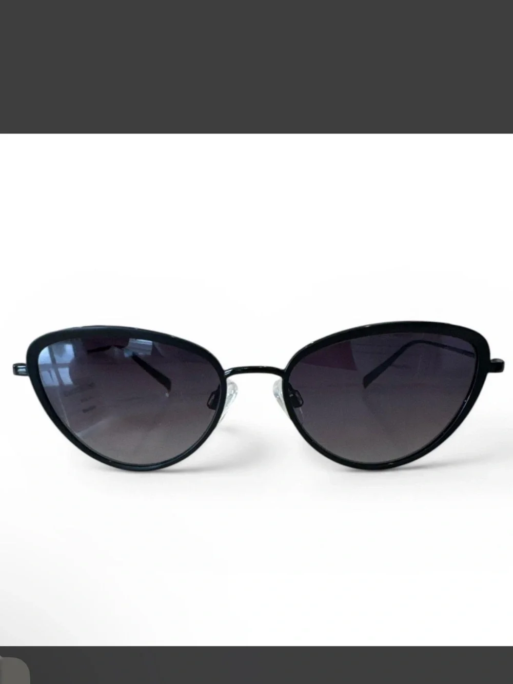Women’s Black Cat-Eye Sunglasses with Gradient Lenses